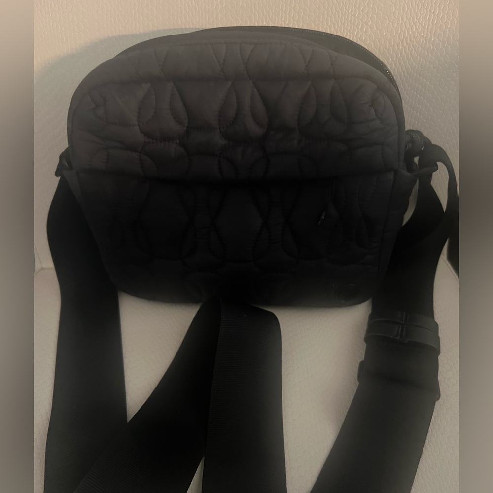 Lululemon Crossbody Purse in black